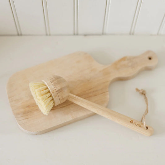 Brosse à vaisselle durable avec manche en bambou et tête rechargeable de la marque PURE