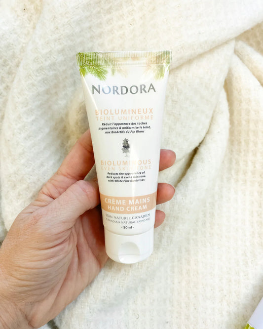 Crème pour les mains anti-taches BioLumineux de la marque canadienne Nordora