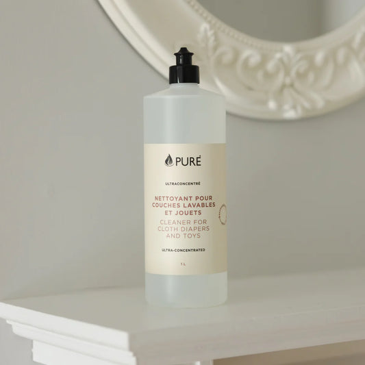 Nettoyant assainissant écologique PURE x Omaïki pour couches lavables et jouets.